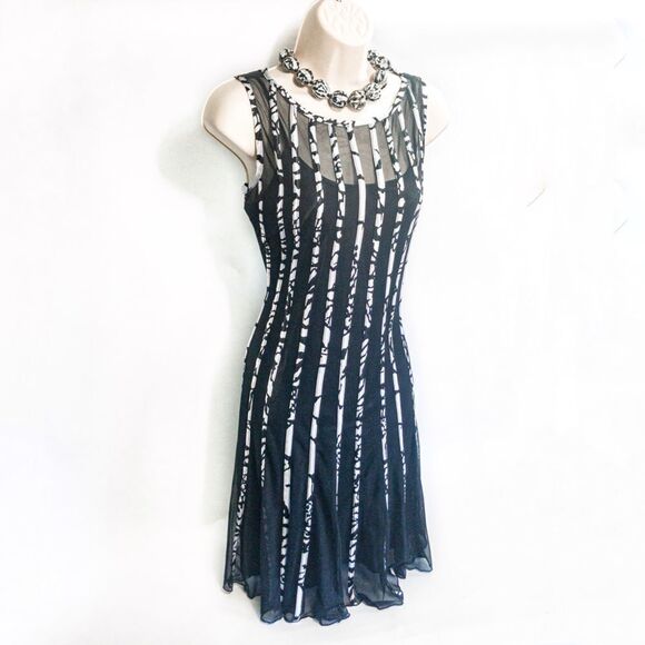 Sandra Darren Black & White Striped Mesh Overlay A-Line Dress Sz 4P - Picture 1 of 11